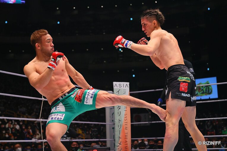準決勝　扇久保博正vs井上直樹　©RIZIN FF