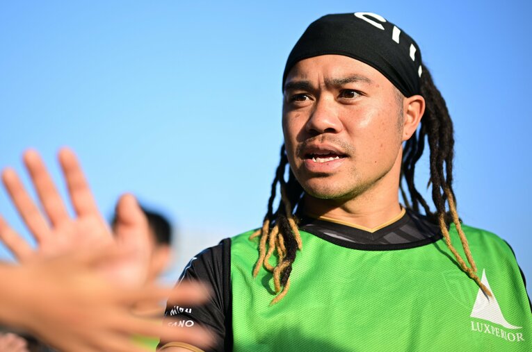 プロサッカー選手でありながら、SNS総フォロワー数80万人を誇る田中パウロ淳一（32歳）。明るいキャラクターで人気を博すが、若い頃は苦労も多かった ／ photograph by AFLO SPORT