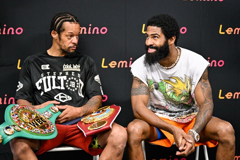 同じくフィラデルフィアで育った元ボクサーのワヒド・ラヒーム（左）、現在はチーフトレーナー　©Hiroaki Yamaguchi