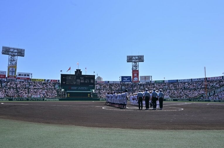 千葉の私立高の吹奏楽部顧問が40年前につくった応援曲が、甲子園でブームになっている ／ photograph by Hideki Sugiyama