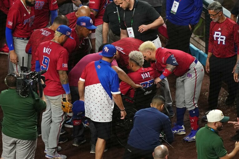 ドミニカ共和国に勝利後、今季絶望の大ケガを負ったエドウィン・ディアス ©Getty Images