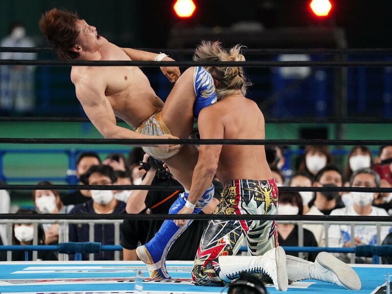 カミゴェを放つ飯伏