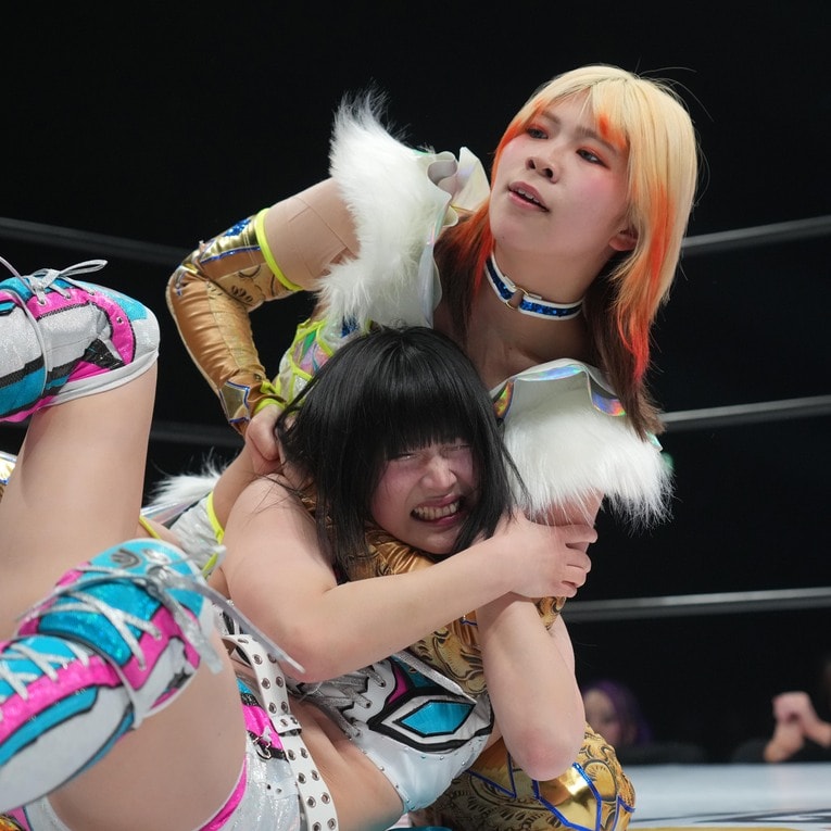 準決勝でさくらあやを攻める羽南　©Essei Hara