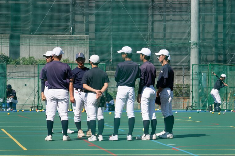 ゴム製の校庭のため、普段はスライディングの練習などはできないという　©Nanae Suzuki