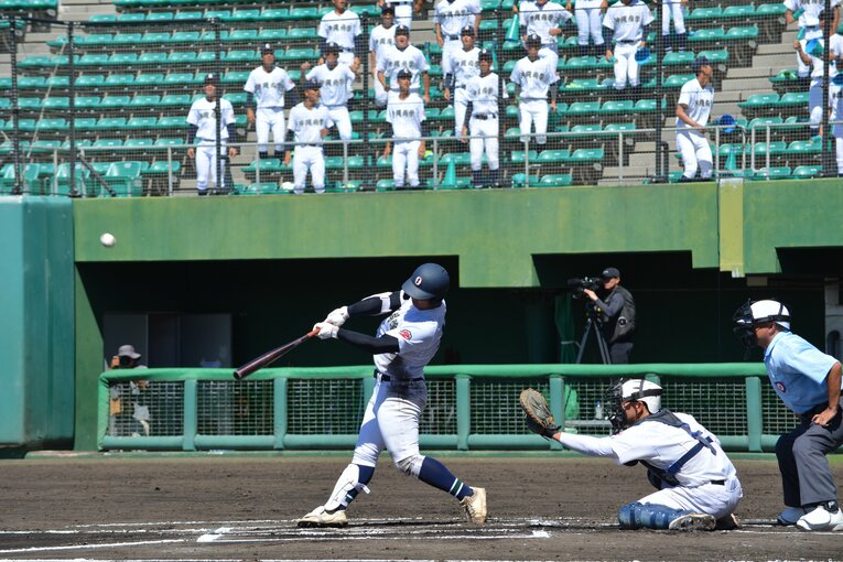 末吉のバッティング　©Takarin Matsunaga