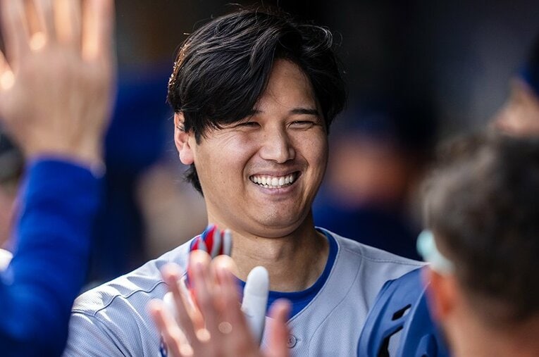 シーズン55本塁打をマークした大谷翔平。同学年の抑えやLA番記者が語った素顔と評価とは ／ photograph by Stephen Brashear/Getty Images