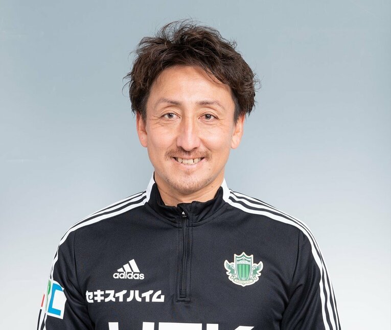 現在、松本山雅のトップチームコーチを務める宮原さん　©J.LEAGUE