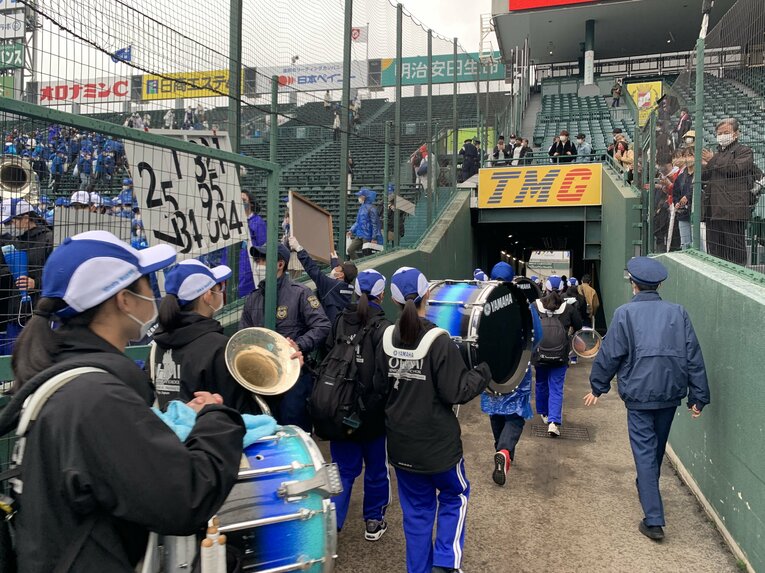 昨年のセンバツを沸かせた近江高校吹奏楽部 ©Yukiko Umetsu