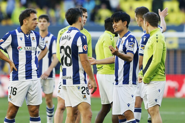 「地獄でした」久保建英がコメント“負けに等しいドロー”語られていない光景…微妙判定に敵地騒然→怒りの古巣監督にタケが《カメラマン激写》(16)