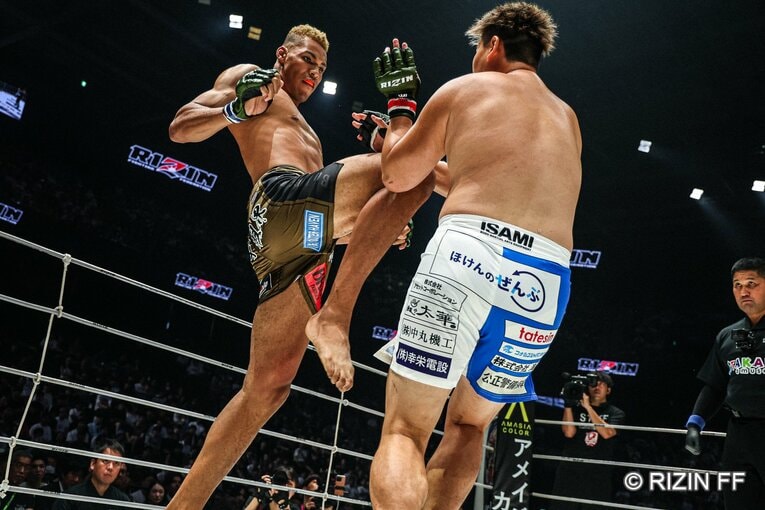 『RIZIN.54』エドポロキングvs.上田幹雄　©RIZIN FF