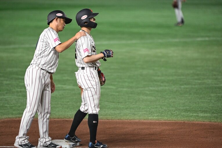 プレミア12米国戦、8回に追加点のチャンスを大きく広げる五十幡の走塁　©Nanae Suzuki