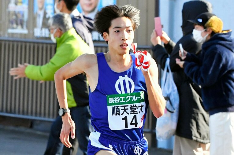 日本陸連の2020年新人賞にも選ばれた三浦龍司 ／ photograph by JIJI PRESS