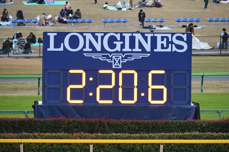 世界がアーモンドアイにお手上げ。凱旋門賞で唯一の心配は臨戦過程。(3) ／ photograph by Keiji Ishikawa