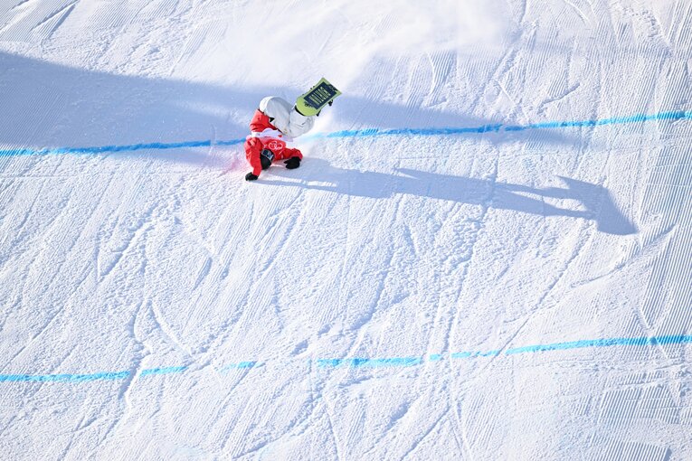 スノーボード女子スロープスタイル決勝、村瀬心椛の転倒の瞬間　©Naoya Sanuki/JMPA