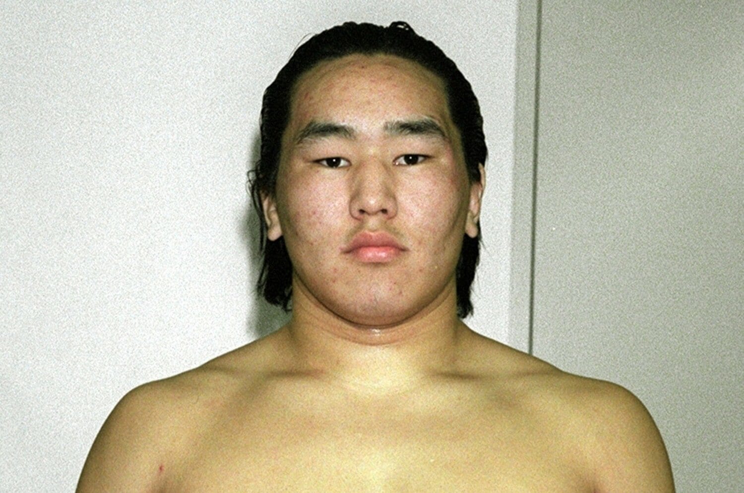 親方が激怒「関取衆、何やってんだ！」朝青龍20歳“伝説の出稽古”、角界に衝撃が走った“モンゴルの異端児”来襲「10人15人と連続でなぎ倒し…」＜Number Web＞ photograph by KYODO