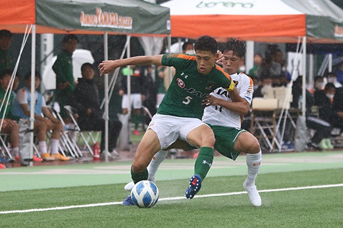 浦和内定のDF藤原。仲間たちに厳しい言葉を投げかけた　©︎Takahito Ando