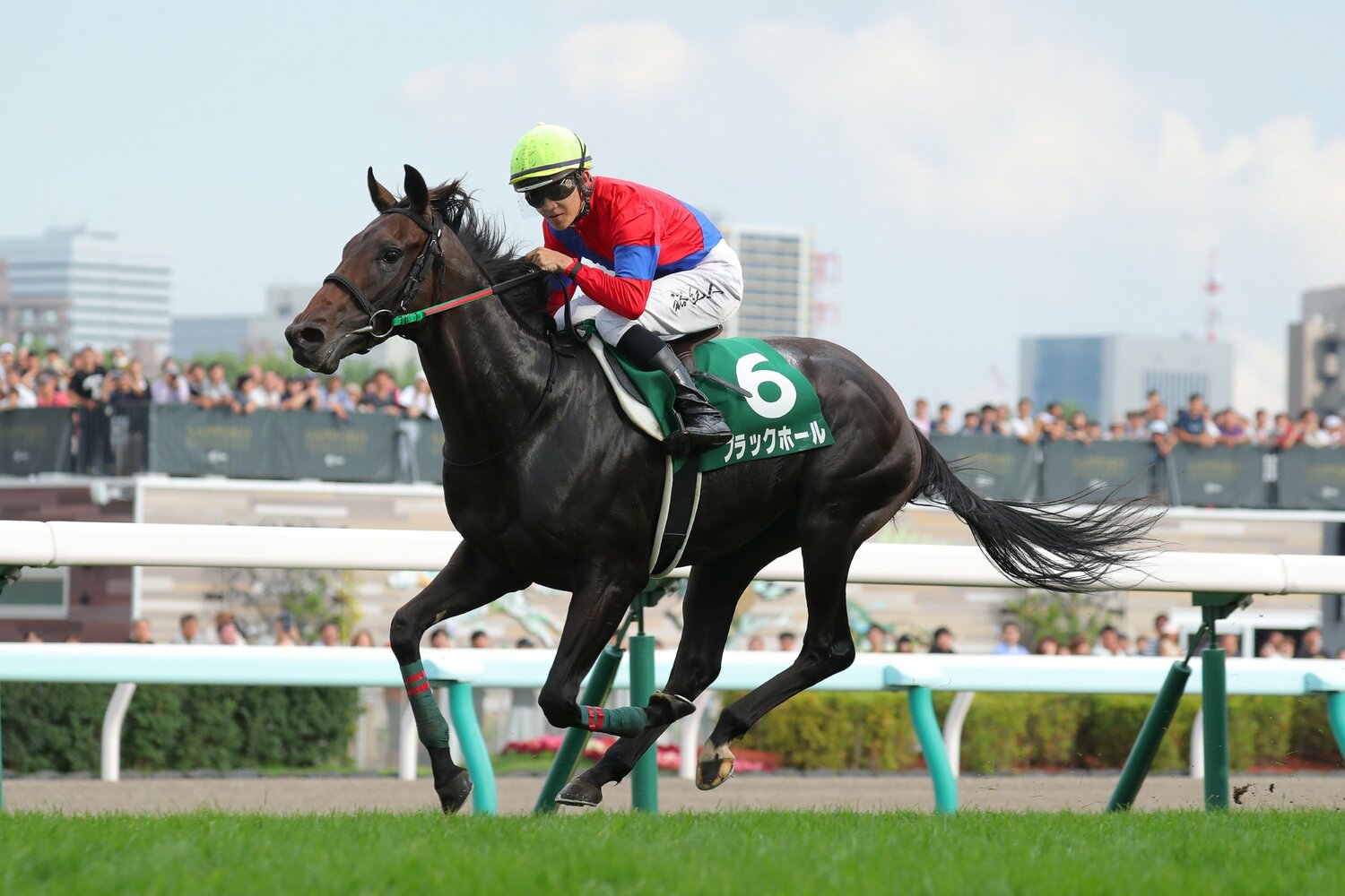 19年札幌2歳Sを制した際のブラックホール。今年、相馬野馬追への初出陣が告知されるとTwitterでも大きな話題となった　©Sankei Shinbun