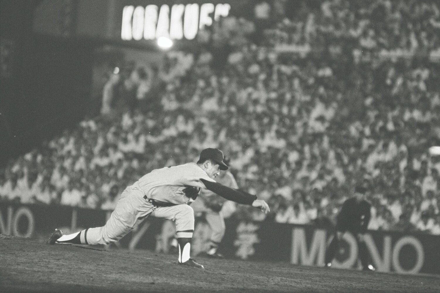 阪神一筋14年にわたってプレーした村山実　©Masahiko Ishii