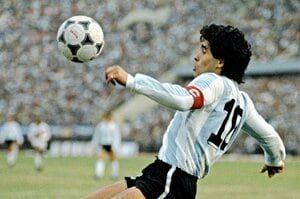 マラドーナに聞いた「“伝説”として崇められることをどう思いますか？」【生前最後のインタビュー】