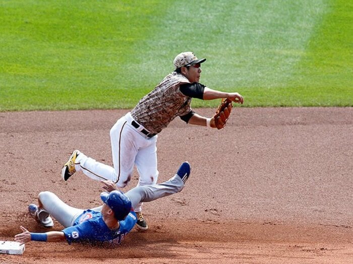 危険な走塁と容認プレー。~MLBでまたもアジア選手が犠牲に~<Number Web> photograph by Getty Images
