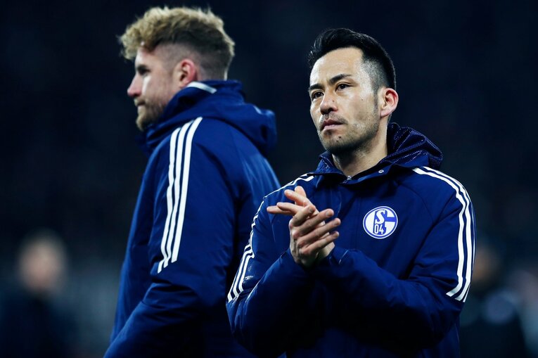 「1年前はJ2→ドイツ5部」上月壮一郎22歳の堂々1部デビュー…長谷部誠と握手、鎌田大地vs吉田麻也のW杯組対決も〈現地撮影〉(55)