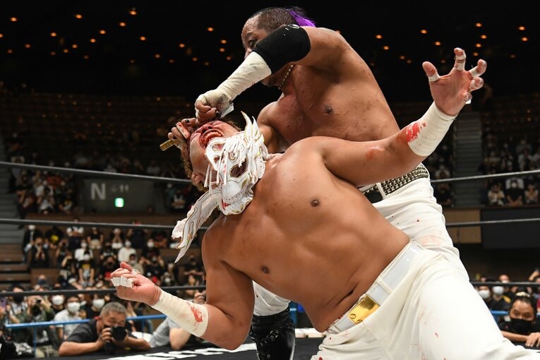 「死んでもいい覚悟なんていらねぇんだよ！」葛西純はエル・デスペラードに何を伝えたのか？ カメラマンが激写した“血と熱狂の23分30秒”(32)