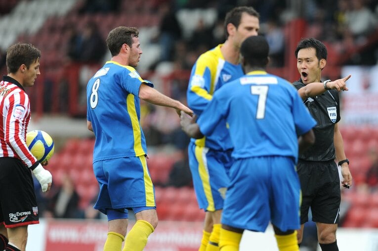 研修で派遣されたイングランドではFA杯1回戦を任された　©︎AFLO