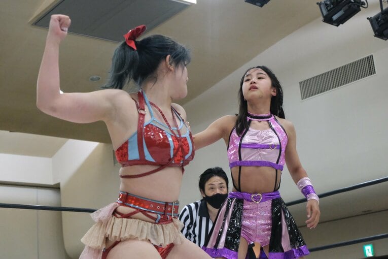 “中学生レスラー”の華麗な飛び技…「一番緊張した」チャンピオンとの一騎打ちで美蘭が見せた“成長の証”　受験勉強との両立が今後の悩み？(42)