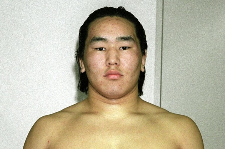 当時18歳の朝青竜明徳 ／ photograph by KYODO