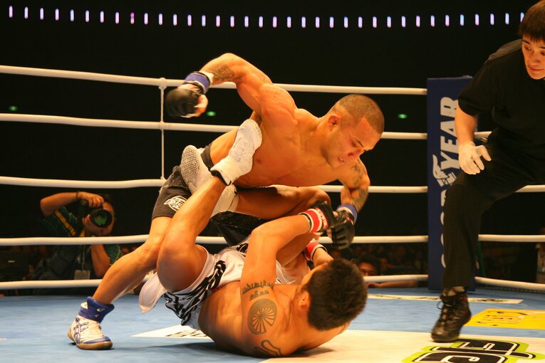 2005年12月31日、KID対須藤元気　©BUNGEISHUNJU