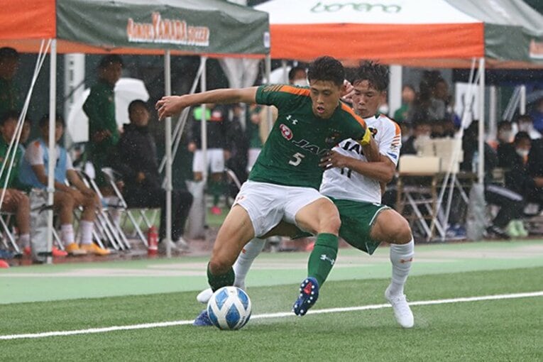 浦和内定のDF藤原。仲間たちに厳しい言葉を投げかけた　©︎Takahito Ando