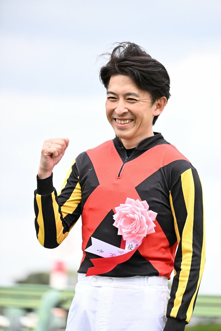 ジオグリフで皐月賞を制し、笑顔を見せる福永祐一　©Keiji Ishikawa