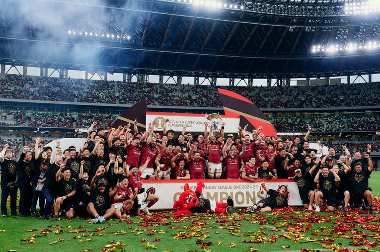 東芝ブレイブルーパス東京の2季連続2回目の優勝で幕を閉じた今季のラグビーリーグワン。一方でその後のオフ期間にはある異変が？　©Yuki Suenaga