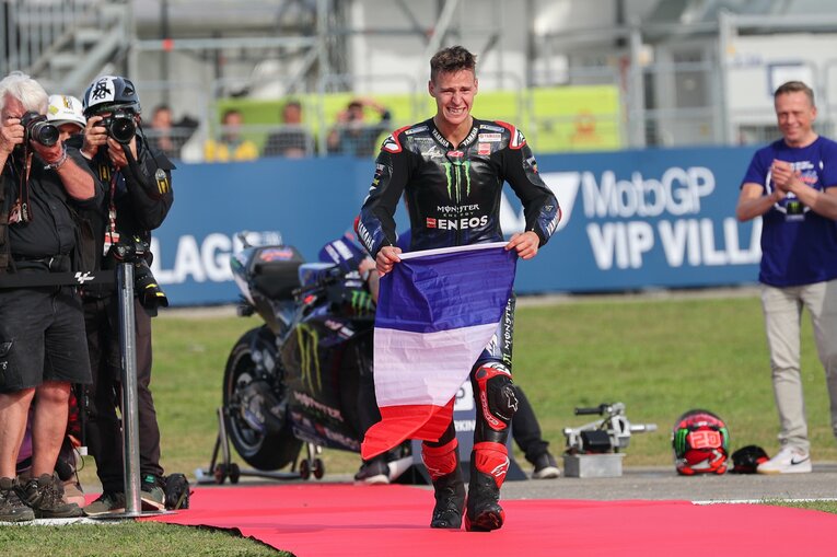 photograph by Satoshi Endo