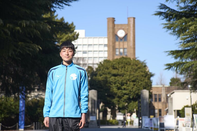 ほぼすべての長距離種目で東大記録を持つ「東大史上最速ランナー」の秋吉（2024年撮影）　©Atsushi Hashimoto