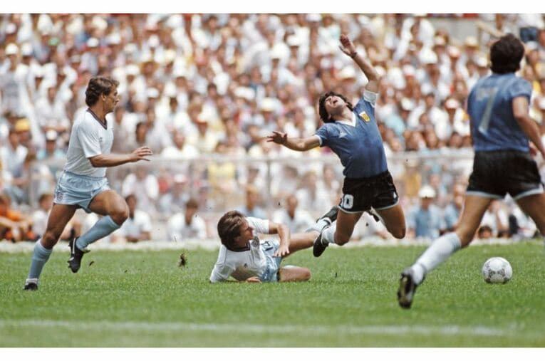 【独占】「複雑なのさ、天才は」 マラドーナの5人抜きゴールをリネカーはどう見ていた？(7) ／ photograph by Getty Images