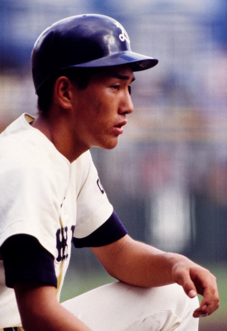   1983年甲子園決勝で打席を待つPL学園の清原（高1） ©︎Katsuro Okazawa/AFLO