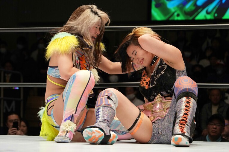 MIRAIをフォールし涙ぐむ羽南　©Essei Hara