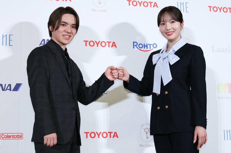 アイスダンスでの競技復帰を発表した宇野昌磨と本田真凜 ／ photograph by JIJI PRESS