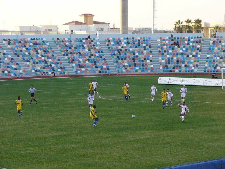 05年当時のカタールリーグ。中央にいるのが、デサイー　©Masaki Asada