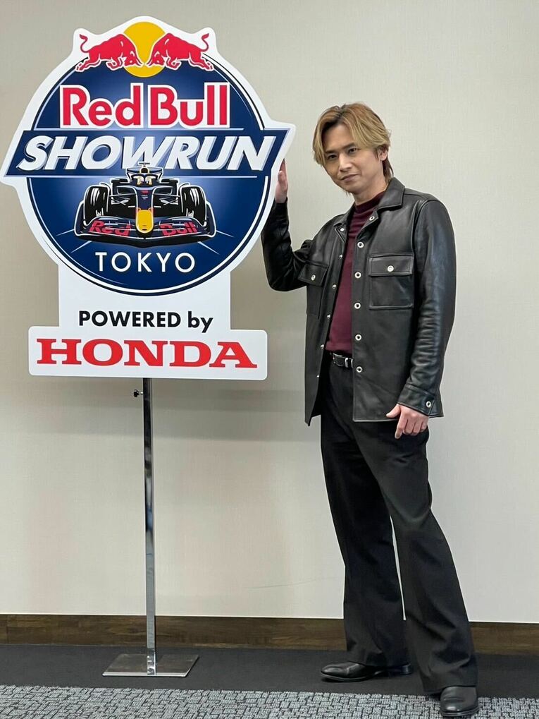 熱烈なF1ファンで知られる堂本光一も興奮を抑えきれない様子だった　©Yosuke Ikushima