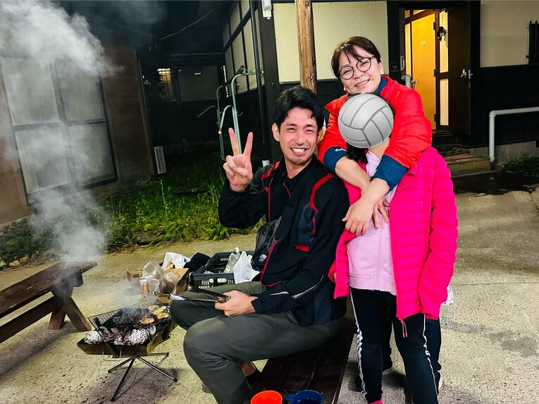 幸せそうな篠田家の家族写真（伊藤さん提供）