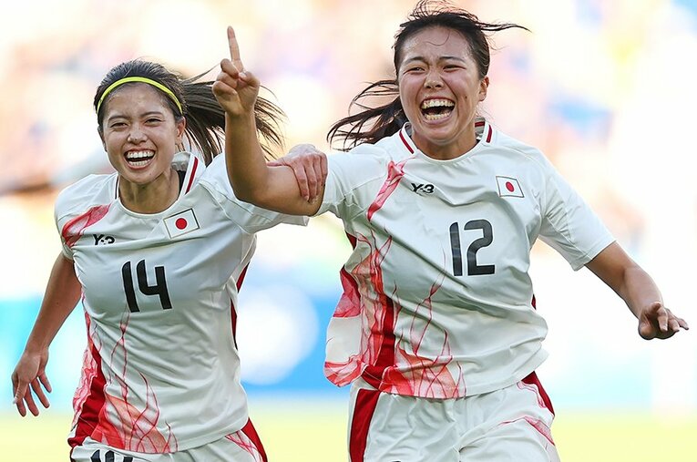 グループステージで2勝を挙げた、なでしこジャパンの長谷川唯と谷川萌々子。ブラジル人記者の率直な感想は？ ／ photograph by Naoki Morita/AFLO
