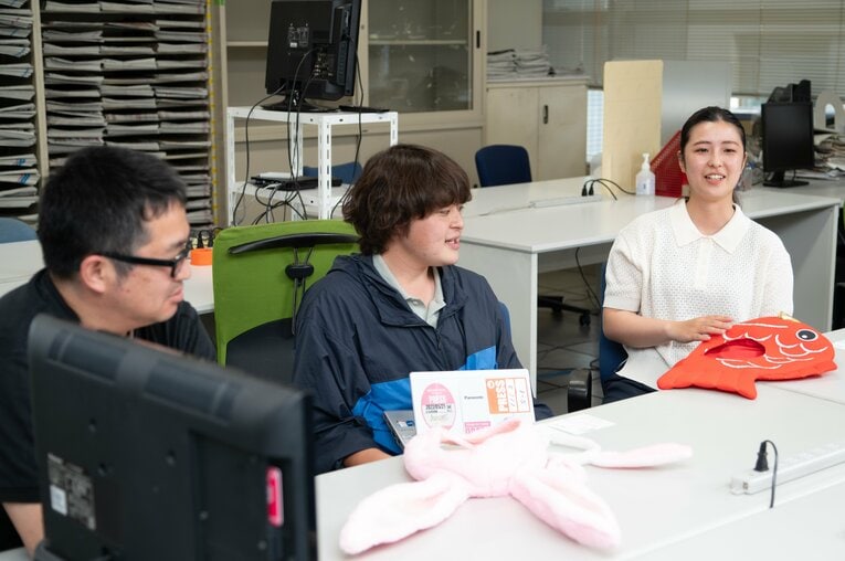 （左から）吉田さん、河野さん、藤山さん　©Tadashi Hosoda