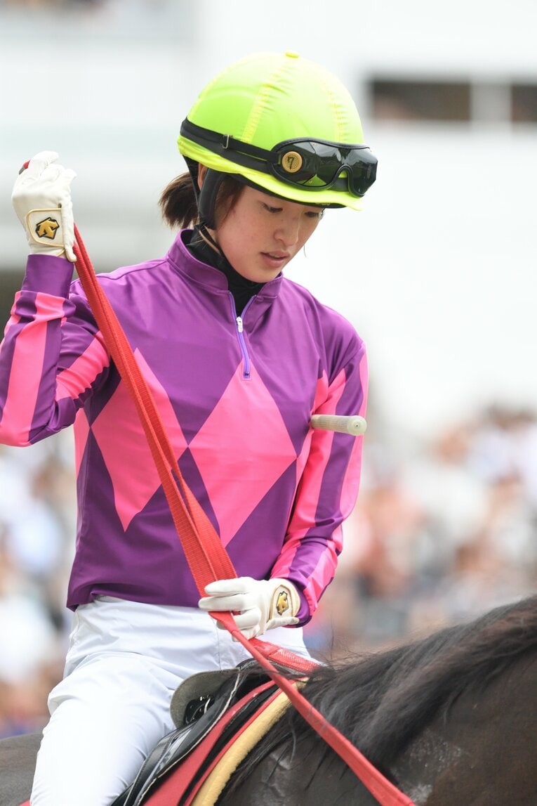 藤田菜七子　©BUNGEIHSUNJU