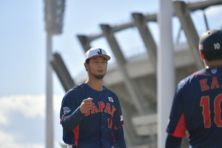 甲斐とダルビッシュ　©︎Hideki Sugiyama