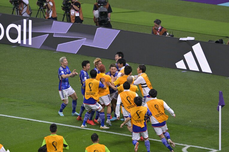 堂安のもとに集める代表メンバー　©Koki Nagahama/JMPA