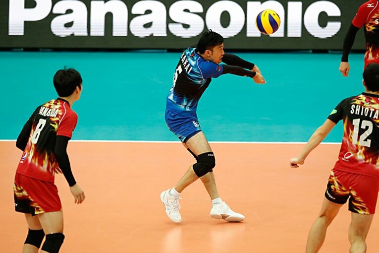 現役時代はサントリーなどでリベロとして活躍。2017/18シーズンには通算出場セット数のVリーグ新記録を樹立している　©︎SUNTORY SUNBIRDS