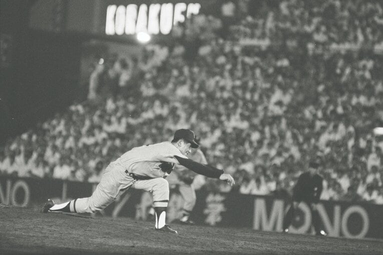 阪神一筋14年にわたってプレーした村山実　©Masahiko Ishii