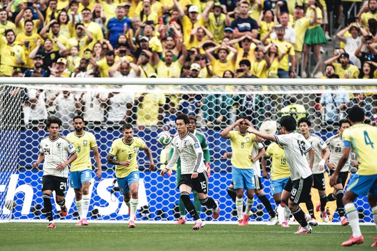 テレビに映らなかったブラジル戦真相…写真は右に続きます　©Kiichi Matsumoto/JMPA